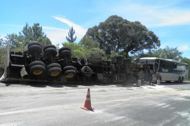 Liberado trânsito na RSC-470, em Bento Gonçalves Altamir Oliveira, divulgação / Liberado trânsito na RSC-470, em Bento Gonçalves Altamir Oliveira, divulgação /