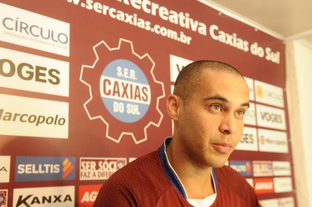 Atacante Michel é apresentado como primeiro reforço do Caxias para a próxima temporada Jonas Ramos, especial / Atacante Michel é apresentado como primeiro reforço do Caxias para a próxima temporada Jonas Ramos, especial /