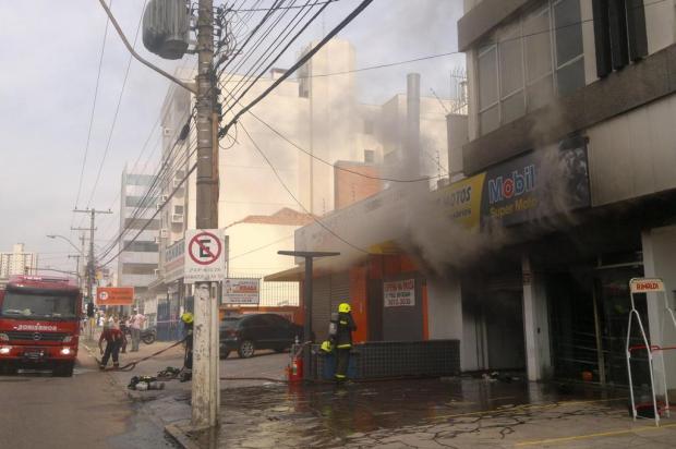 Incêndio atinge loja de motos na Avenida Protásio Alves, na Capital Mateus Bruxel/Diario Gaucho