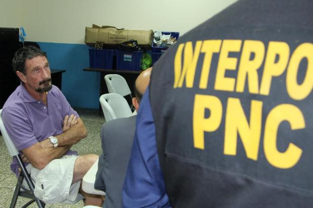 John McAfee é detido na Guatemala por violar leis migratórias POLICIA NACIONAL CIVIL/AFP John McAfee é detido na Guatemala por violar leis migratórias POLICIA NACIONAL CIVIL/AFP