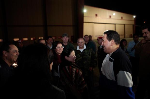 Chávez retorna à Venezuela após tratamento médico em Cuba PRESIDENCIA/AFP PHOTO Chávez retorna à Venezuela após tratamento médico em Cuba PRESIDENCIA/AFP PHOTO
