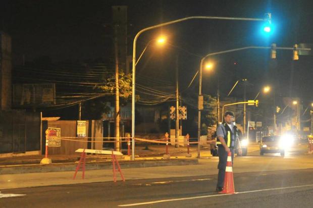 Homem morre atropelado na Avenida Bento Gonçalves, em Porto Alegre Tadeu Vilani/Agencia RBS Homem morre atropelado na Avenida Bento Gonçalves, em Porto Alegre Tadeu Vilani/Agencia RBS