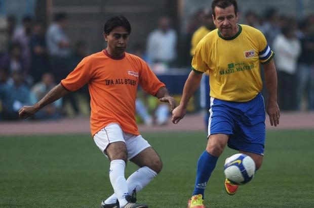 Dunga volta nesta segunda da Índia e pode, finalmente, acertar com o Inter Dibyangshu Sarkar/AFP Dunga volta nesta segunda da Índia e pode, finalmente, acertar com o Inter Dibyangshu Sarkar/AFP