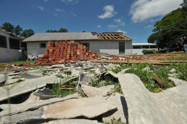 Casas foram destelhadas e aulas canceladas em São Vicente do Sul ronald mendes/Agencia RBS