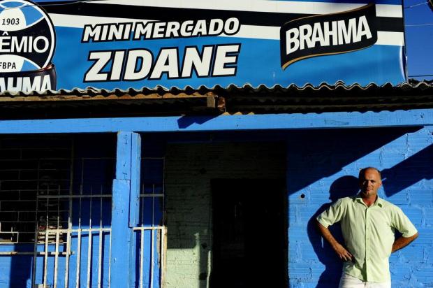 Dono de minimercado, Zidane sonha em conhecer o ídolo francês Mauro Vieira/Agencia RBS