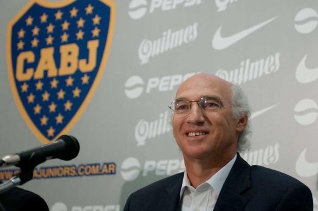 Técnico Carlos Bianchi pode voltar ao Boca Juniors AP Photo/Natacha Pisarenko/