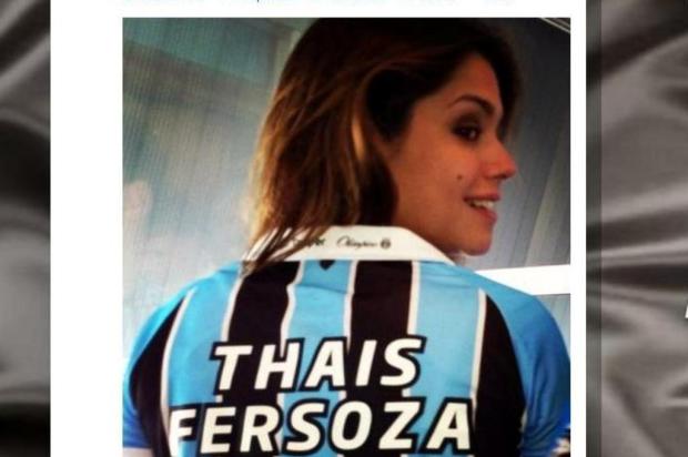 Thaís Fersoza posta no Twitter foto com a camiseta do Grêmio Twitter/Reprodução Thaís Fersoza posta no Twitter foto com a camiseta do Grêmio Twitter/Reprodução
