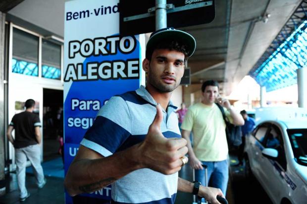 Reforço gremista, atacante Willian José desembarca em Porto Alegre Ronaldo Bernardi/Agência RBS/