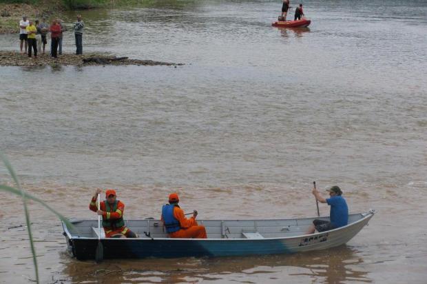 Terceira vítima de afogamento no Rio Pardo é encontrada em Candelária Vanessa Kannenberg/Agência RBS Terceira vítima de afogamento no Rio Pardo é encontrada em Candelária Vanessa Kannenberg/Agência RBS