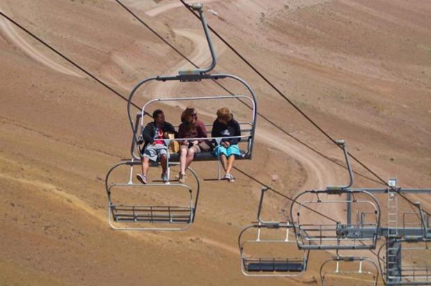 Conheça Valle Nevado, uma boa opção de passeio em Santiago no verão  Divulgação/B4T