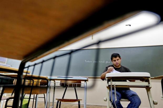 Dificuldades não impediram os estudos de Roger Bueno, que deve se formar Tecnólogo em Gestão de Marketing em 2014 Jean Schwarz/Agencia RBS