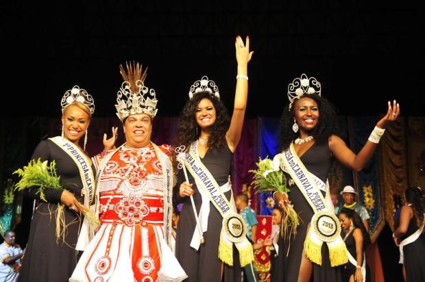 Candidata da Filhos da Candinha é eleita Rainha do Carnaval de Porto Alegre Luiz Armando Vaz/Agência RBS