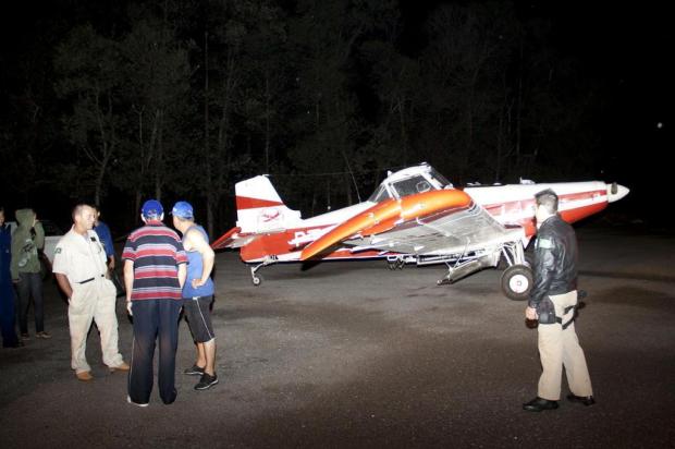 Avião agrícola faz pouso forçado na BR-290, em Rosário do Sul Alexandro Albornoz/Especial/Agencia RBS Avião agrícola faz pouso forçado na BR-290, em Rosário do Sul Alexandro Albornoz/Especial/Agencia RBS