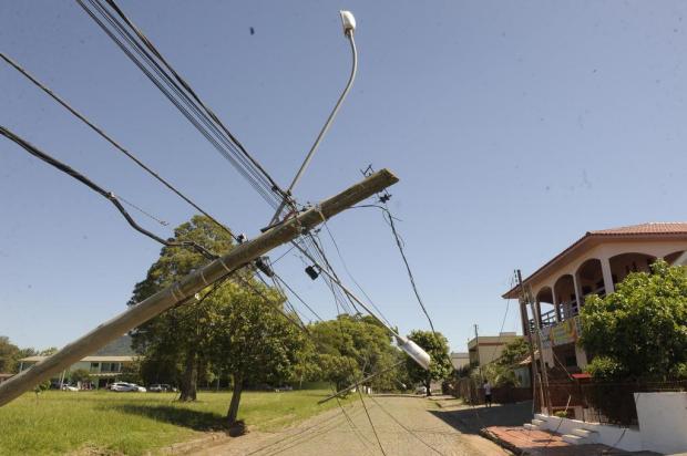Plano conjunto de elétricas tem sido insuficiente para acelerar normalização de fornecimento de energia Claudio Vaz/Agencia RBS