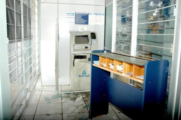 Bandidos explodem caixa eletrônico em banco de Tio Hugo Rosane Portela/Datacollor/Especial