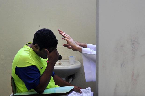 Dom Dadeus Grings celebra missa de fim de ano a detentos do Presídio Central Tadeu Vilani/Agencia RBS