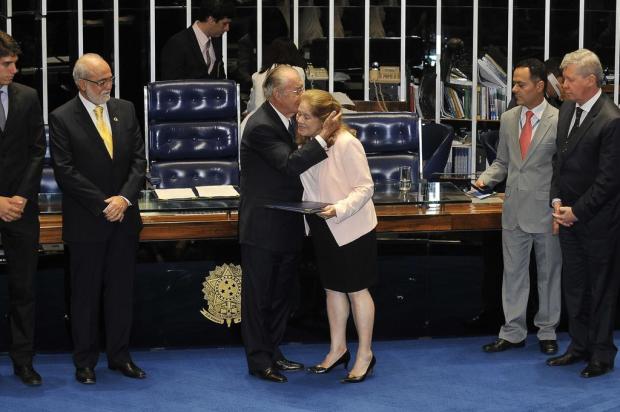 Emoção marca devolução de mandatos de senadores cassados pela ditadura José Cruz/ABr Emoção marca devolução de mandatos de senadores cassados pela ditadura José Cruz/ABr