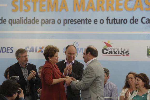 'O melhor ato do meu governo é a presença da senhora em Caxias', disse Sartori à Dilma em inauguração do Sistema Marrecas Porthus Junior, Agência RBS/ 'O melhor ato do meu governo é a presença da senhora em Caxias', disse Sartori à Dilma em inauguração do Sistema Marrecas Porthus Junior, Agência RBS/