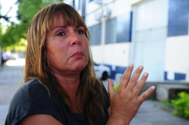 Filha de idosa morta em tentativa de assalto na Restinga faz trabalho voluntário no bairro Fernando Gomes/Agencia RBS Filha de idosa morta em tentativa de assalto na Restinga faz trabalho voluntário no bairro Fernando Gomes/Agencia RBS