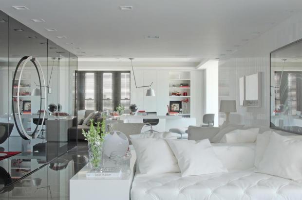 Apartamento imprime no layout a personalidade forte dos proprietários Raphael Briest/Divulgação Apartamento imprime no layout a personalidade forte dos proprietários Raphael Briest/Divulgação