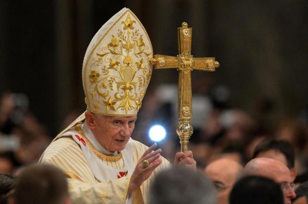 Bento XVI reza para que cristãos e muçulmanos possam construir seus países juntos e em paz VINCENZO PINTO/AFP Bento XVI reza para que cristãos e muçulmanos possam construir seus países juntos e em paz VINCENZO PINTO/AFP