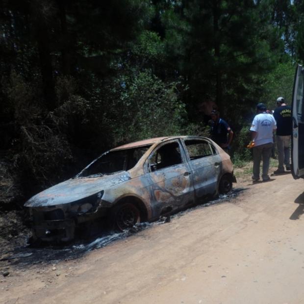 Corpos carbonizados são encontrados em carro em Canguçu Diego Vilela/Canguçu Online/Divulgação