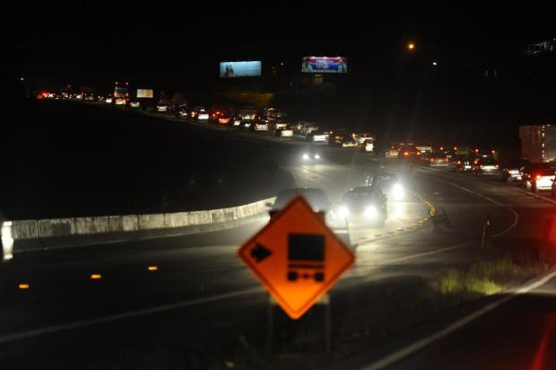 Noite de terça-feira é marcada por congestionamentos na BR-101 em SC Daniel Conzi/Agencia RBS