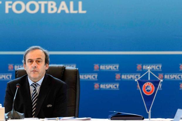 Jornal alemão diz que Platini poupou o PSG do fair play financeiro Laurent Gillieron/AP/ Jornal alemão diz que Platini poupou o PSG do fair play financeiro Laurent Gillieron/AP/