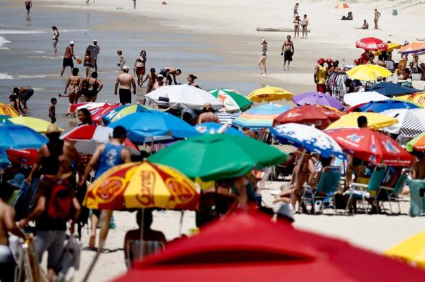 Praias de Florianópolis lotam nesta quarta-feira Jessé Giotti/Agencia RBS Praias de Florianópolis lotam nesta quarta-feira Jessé Giotti/Agencia RBS