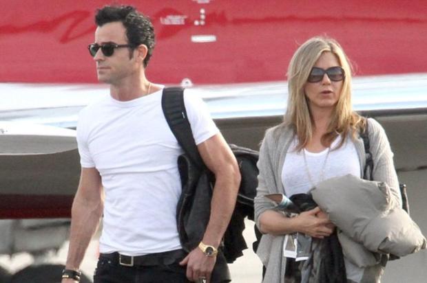 Jennifer Aniston e Justin Theroux passam um Natal romântico no México reprodução/daily mail
