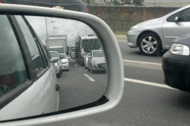 PRF catarinense prevê o pior congestionamento do ano na BR-101 Julio Cavalheiro/Agencia RBS PRF catarinense prevê o pior congestionamento do ano na BR-101 Julio Cavalheiro/Agencia RBS