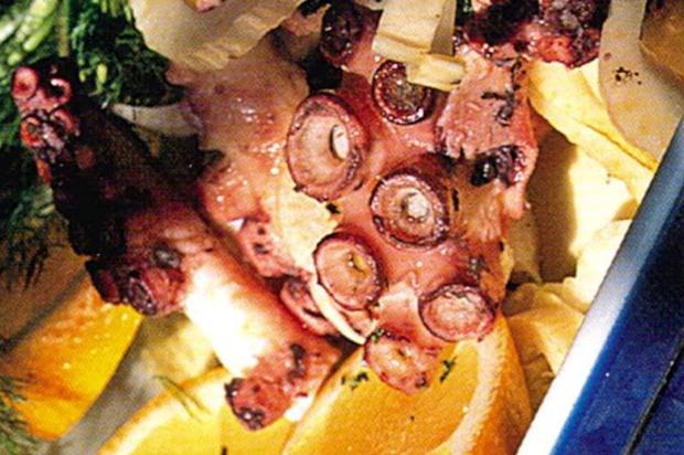 Polvo se destaca em salada portuguesa Ver Descrição/Ver Descrição