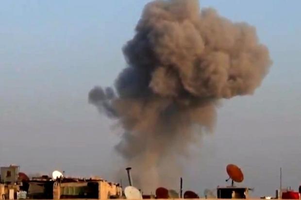 Grupo rebelde propõe transição sem Assad AP Photo/Shaam News Network via AP video Grupo rebelde propõe transição sem Assad AP Photo/Shaam News Network via AP video