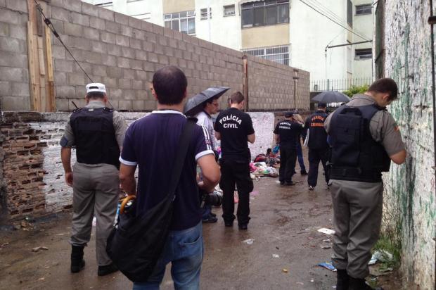Casal de papeleiros é morto a tiros na Zona Sul da Capital Carolina Rocha/Agencia RBS Casal de papeleiros é morto a tiros na Zona Sul da Capital Carolina Rocha/Agencia RBS