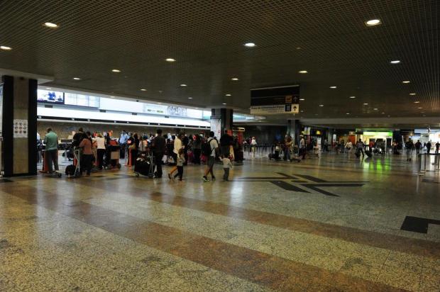 Aeroporto Salgado Filho tem pouco movimento nesta véspera de ano-novo Ronaldo Bernardi/Agência RBS Aeroporto Salgado Filho tem pouco movimento nesta véspera de ano-novo Ronaldo Bernardi/Agência RBS