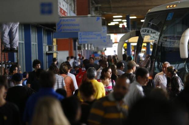 Passagens de ônibus para seis praias gaúchas estão esgotadas na rodoviária da Capital Félix Zucco/Agência RBS