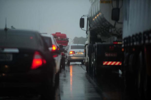 Após fila de 5 quilômetros, fluxo de veículos na BR-101 em Laguna se normaliza Charles Guerra/Agencia RBS