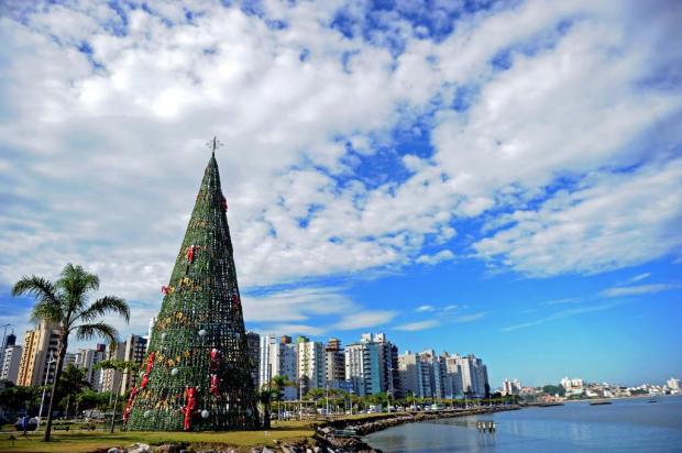 Beira-Mar Norte terá trânsito alterado para festa de Réveillon em Florianópolis Guto Kuerten/Agencia RBS