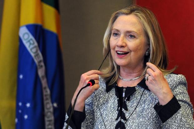 Médicos anunciam que Hillary Clinton tem coágulo na cabeça, mas preveem recuperação total Jacquelyn Martin/Pool / AFP Médicos anunciam que Hillary Clinton tem coágulo na cabeça, mas preveem recuperação total Jacquelyn Martin/Pool / AFP