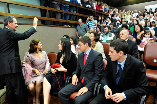 Prefeito, vice e vereadores de Caxias do Sul são empossados Roni Rigon / Prefeito, vice e vereadores de Caxias do Sul são empossados Roni Rigon /