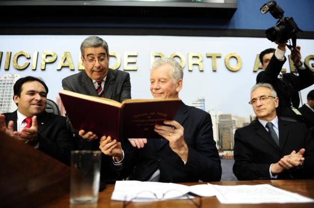 Fortunati toma posse em Porto Alegre e promete diálogo com o parlamento Mauro Vieira/Agencia RBS Fortunati toma posse em Porto Alegre e promete diálogo com o parlamento Mauro Vieira/Agencia RBS