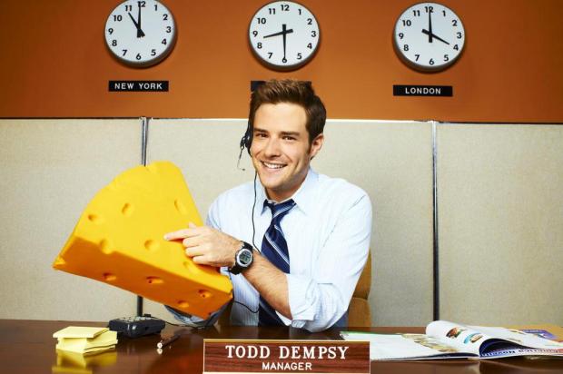 Série que mostra a vida de americano trabalhando em um telemarketing na Índia estreia nesta quinta TBS/DIVULGAÇÃO Série que mostra a vida de americano trabalhando em um telemarketing na Índia estreia nesta quinta TBS/DIVULGAÇÃO