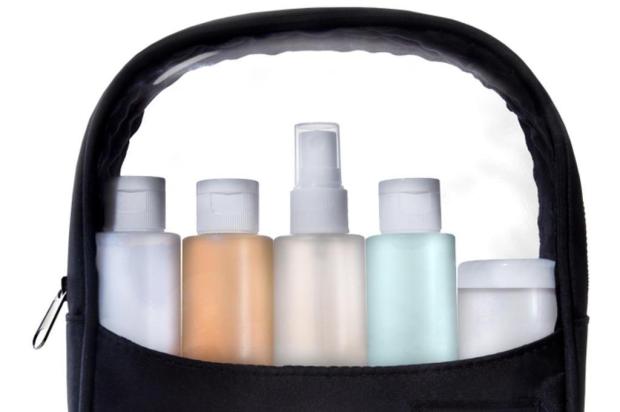 Confira dicas para proteger os cabelos do sol, do mar e da areia Reprodução/Sephora Confira dicas para proteger os cabelos do sol, do mar e da areia Reprodução/Sephora