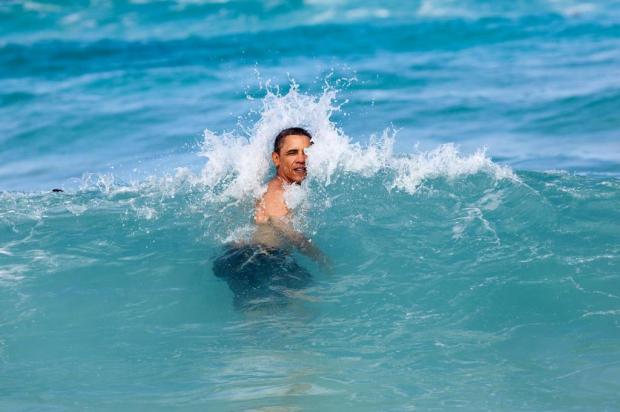 Mais longe do abismo fiscal, Obama volta a curtir o Havaí com a família Pete Souza/AFP/THE WHITE HOUSE Mais longe do abismo fiscal, Obama volta a curtir o Havaí com a família Pete Souza/AFP/THE WHITE HOUSE