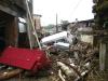A força da correnteza destruiu casas e deixou carros amontoados pelas ruas de Xerém, distrito de Duque de Caxias (RJ)