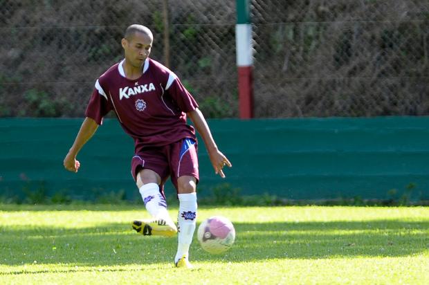 Meia-atacante Michel quer voltar aos bons tempos de Ju e Inter no Caxias Divulgação/clicRBS Meia-atacante Michel quer voltar aos bons tempos de Ju e Inter no Caxias Divulgação/clicRBS