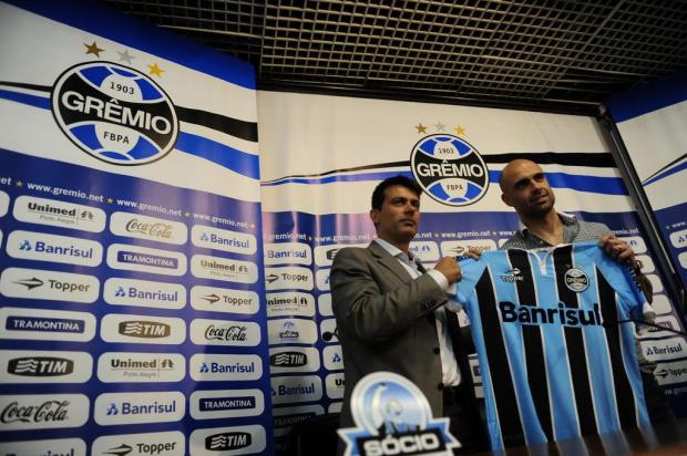 Rui Costa mantém otimismo por Vargas: "A bola está com o Napoli" Ricardo Duarte/Agencia RBS