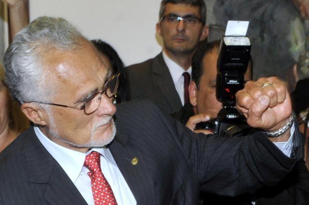 Olívio diz que esperava renúncia de José Genoino Valter Campanato/Agência Brasil Olívio diz que esperava renúncia de José Genoino Valter Campanato/Agência Brasil