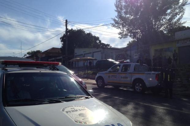 Homem é morto em parada de ônibus em Porto Alegre Carolina Rocha/Diario Gaucho Homem é morto em parada de ônibus em Porto Alegre Carolina Rocha/Diario Gaucho