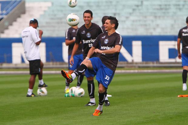 Após acerto com o Santos, Grêmio tenta acordo com investidores por Pará Lucas Uebel, Grêmio/Divulgação/ Após acerto com o Santos, Grêmio tenta acordo com investidores por Pará Lucas Uebel, Grêmio/Divulgação/